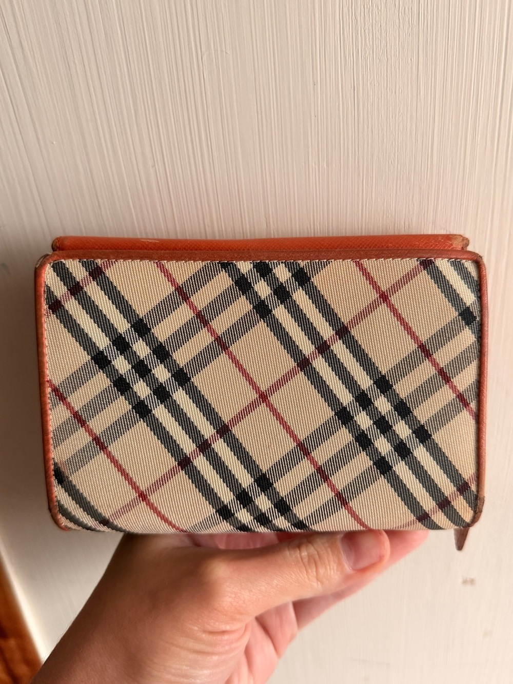 Orange classic style Burberry wallet - Picture 3 of 8